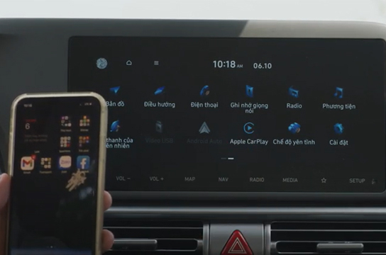 Màn hình 10.25 inch cùng Apple Carplay/Android Auto không dây